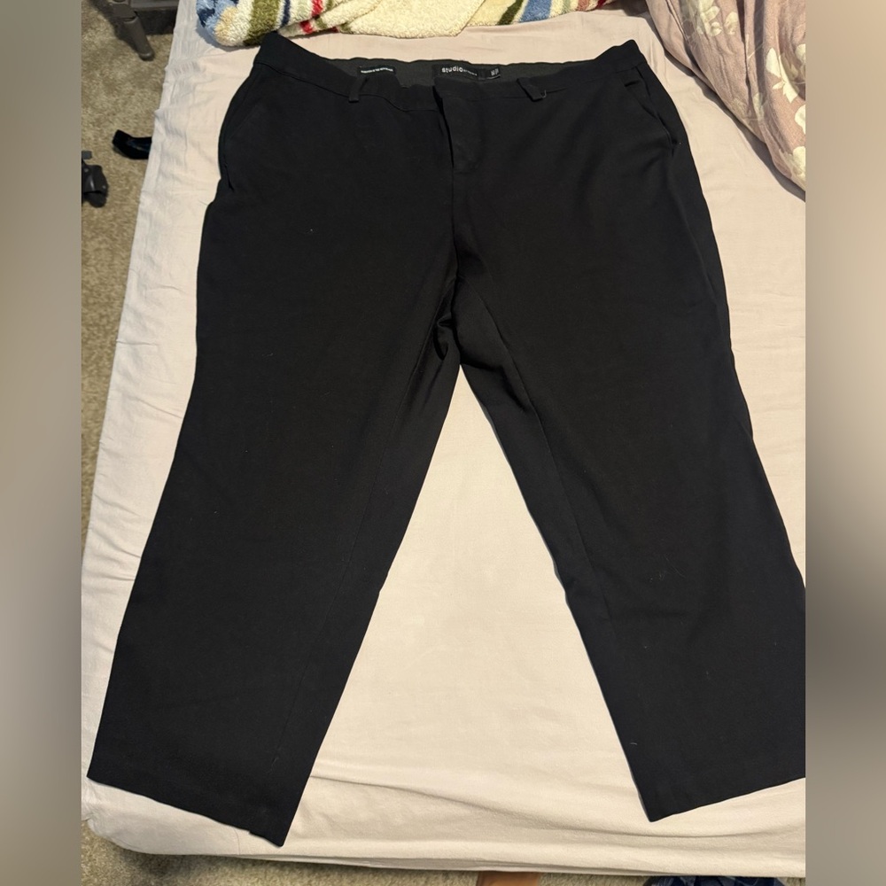 Torrid Studio woman’s Dress Capri Pants size 18s